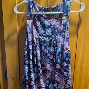 Sleeveless casual top